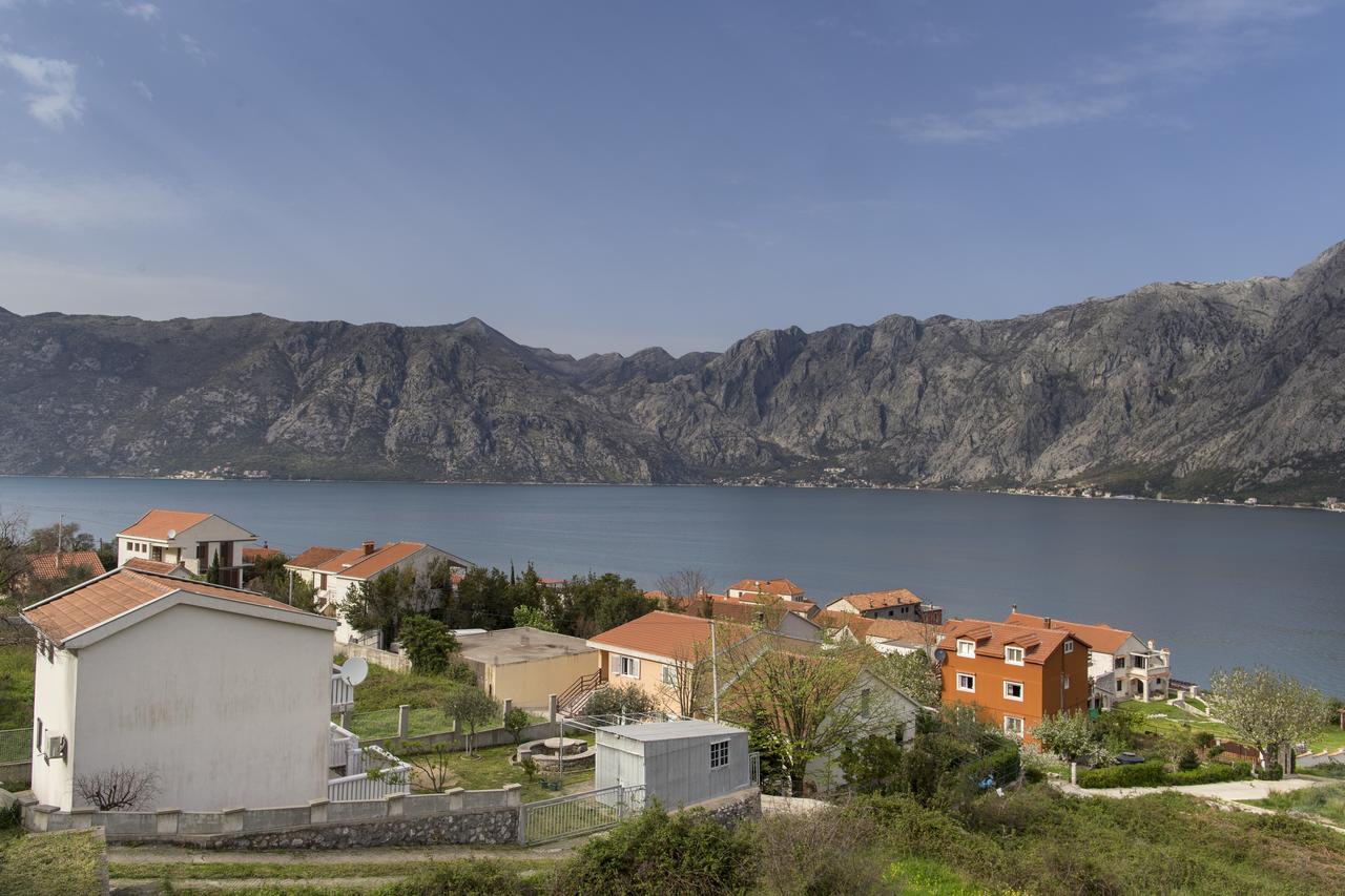 Lux Apartments Fabris Kotor Luaran gambar