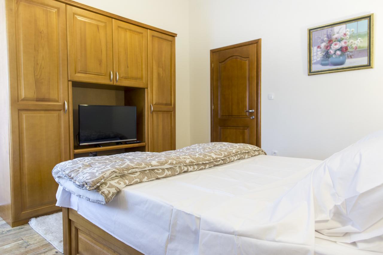 Lux Apartments Fabris Kotor Luaran gambar