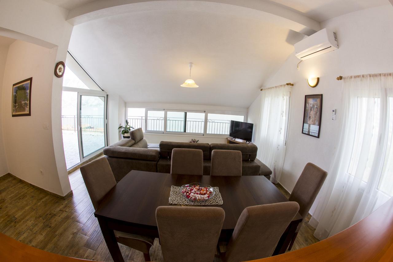 Lux Apartments Fabris Kotor Luaran gambar