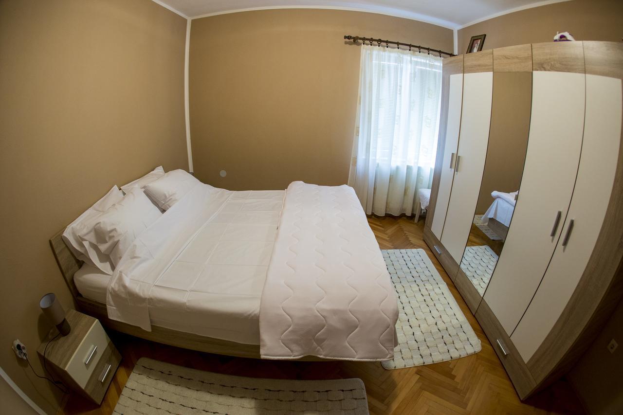 Lux Apartments Fabris Kotor Luaran gambar