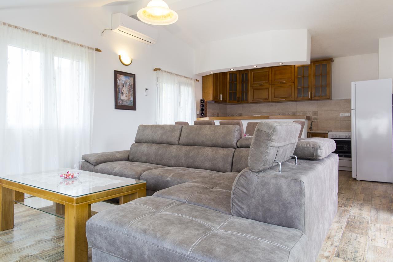 Lux Apartments Fabris Kotor Luaran gambar