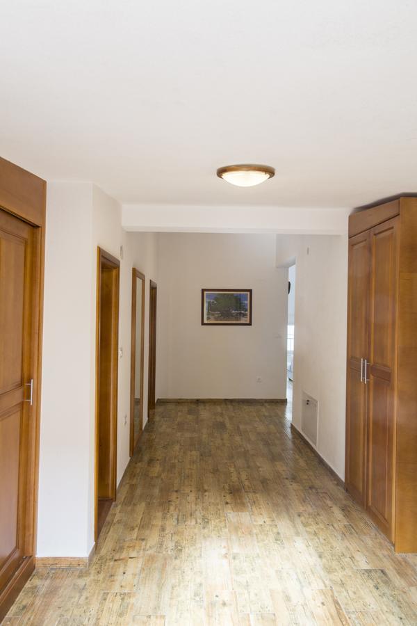 Lux Apartments Fabris Kotor Luaran gambar