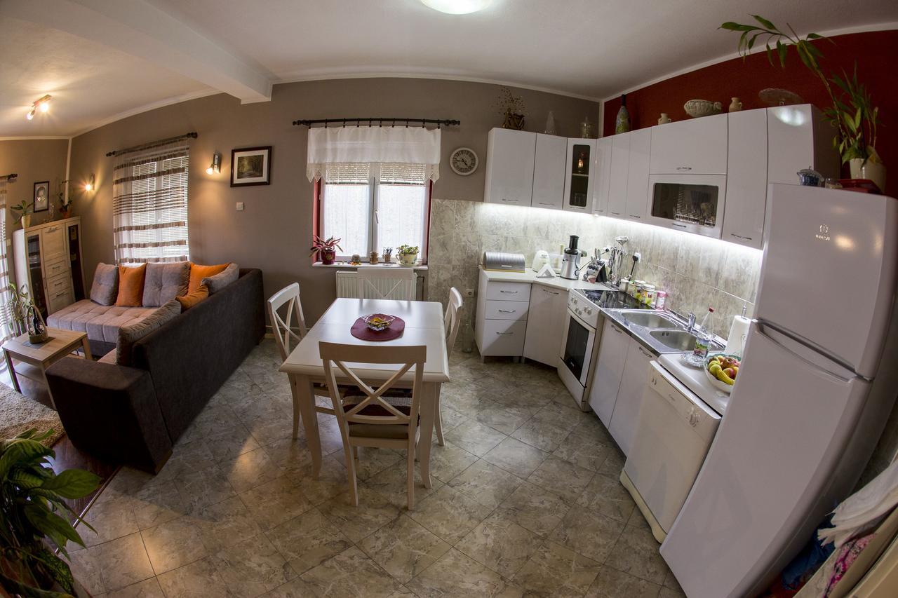 Lux Apartments Fabris Kotor Luaran gambar